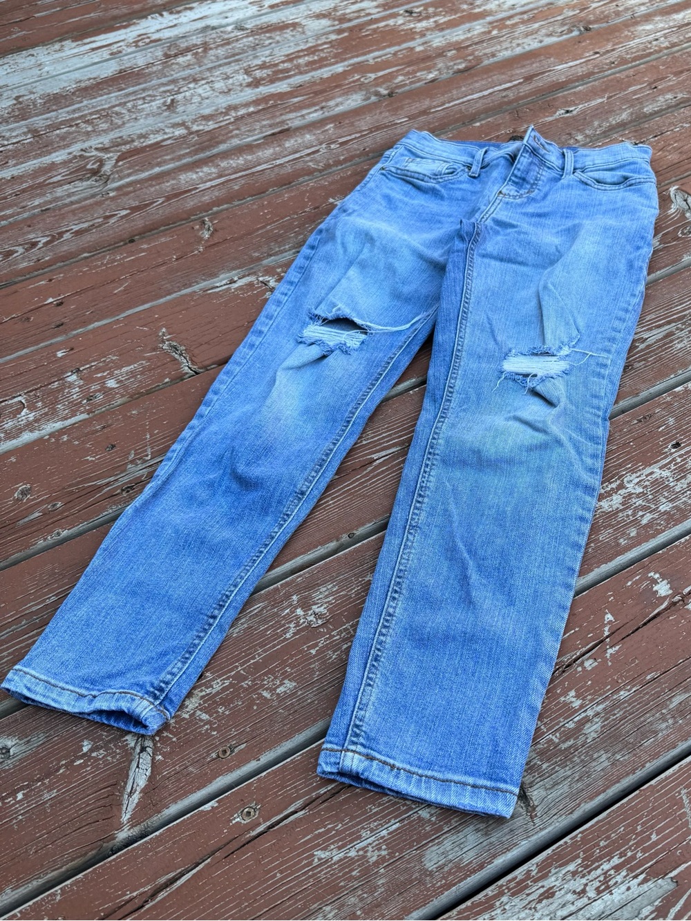 BANANA REPUBLIC MID-RISE GIRLFRIEND DISTRESSED JEANS - SIZE 00/24”